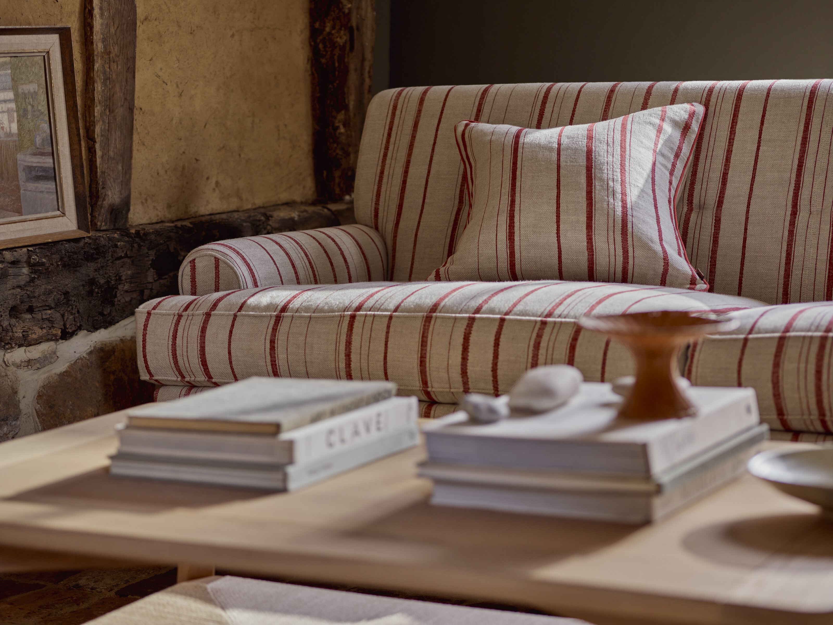 Fermoie stripe sofa